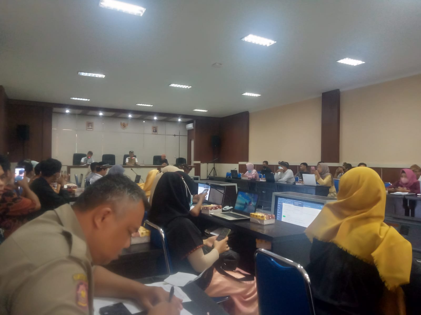 Bimtek Operator Website seluruh OPD dan Kecamatan Kab. Lombok Timur di Rupatama 1 Kantor Bupati Lombok Timur. (15-12-2022)